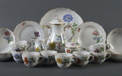 coffee service for 8 persons Meissen, most of them after 1980 (3 pieces 1972-80), porcelain, glazed and with glaze painting of the decoration ''bunte Blume schräg'' (colourful flower diagonally), gold staffage, the lid knobs worked as plastic opening...
