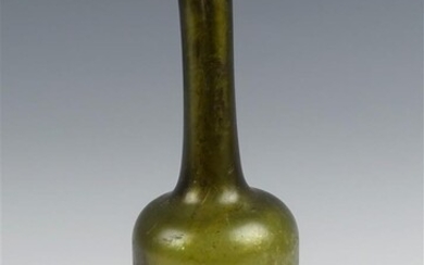(-), groenglazen 'Lady leg' fles, Nederland, 18e eeuw,...