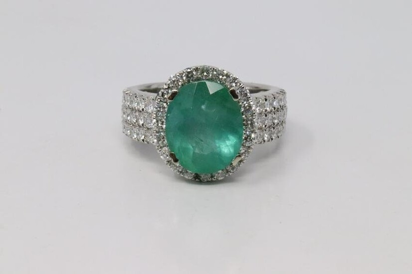 14Kt Emerald & Diamond Ring