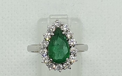 18 kt. White gold - Ring, 2.17 ct. Emerald IGI n ° 384942375 - 2.17 ct Emerald - Diamonds