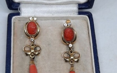 18 kt. Yellow gold - Earrings Coral