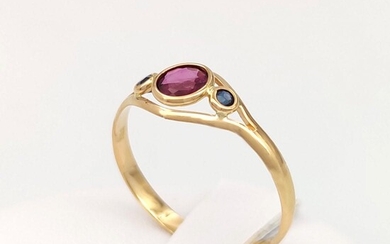 18 kt yellow gold ring with 0.35 ct ruby