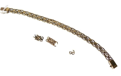 18ct gold fancy-link bracelet, 19cm long approx plus two...