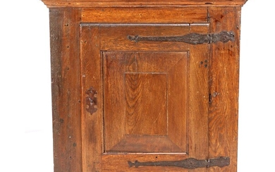 (-), 18e eeuws eiken 1-deurs kastje staand op...