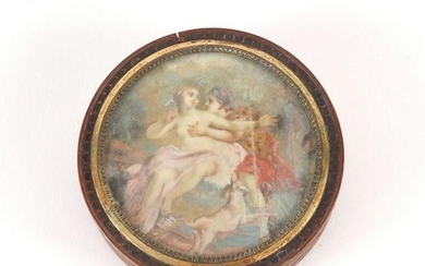 18th century circular lacquer snuff box with gold
