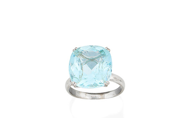 An aquamarine ring