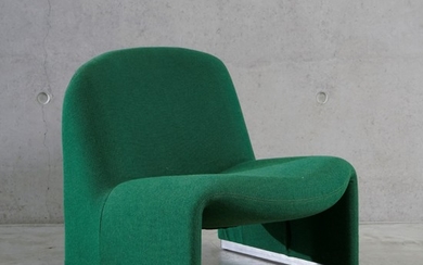 Fauteuil Alky, par Giancarlo Piretti, édition Anonima Castelli, structure en bois, garniture rembourée en tissu vert, piétement métal