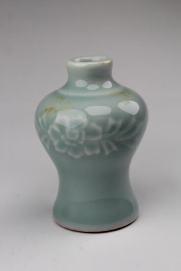 Antique Chinese Porcelain Miniature Vase