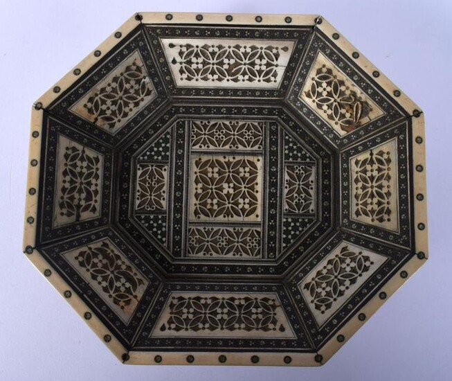 A 19TH CENTURY ANGLO INDIAN IVORY OVERLAID MOSAIC DISH