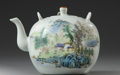 A CHINESE FAMILLE ROSE TEAPOT AND COVER, CHINA, 20TH