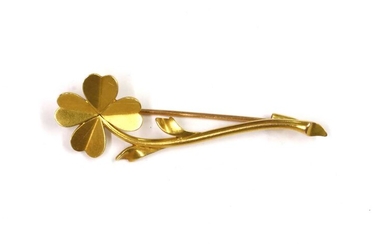 A French gold flower brooch