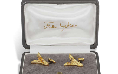 A PAIR OF GOLD CUFFLINKS, BY JEAN COCTEAU...