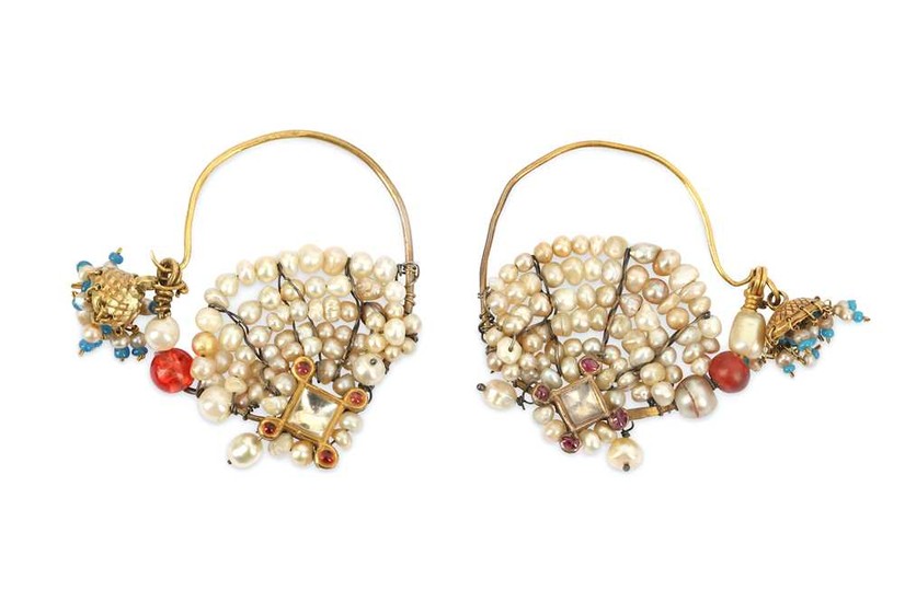 A PAIR OF GOLDEN EARRINGS WITH SEED PEARLS Northern India, late 20th - early 21st century