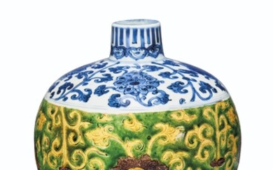 A RARE BLUE AND WHITE AND YELLOW, GREEN AND AUBERGINE-ENAMELED INCISED OVOID VASE, JIAJING-WANLI PERIOD (1522-1619)