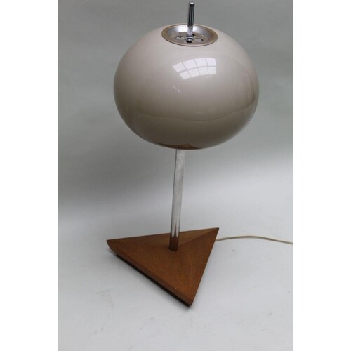 A RETRO DESIGN CIRCA 1970'S TABLE LAMP having mushroom colou...