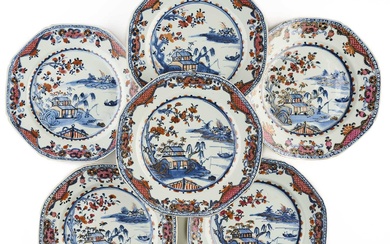 A SET OF SIX CHINESE IMARI EXPORT OCTAGONAL DINNER PLATES, QING DYNASTY, 18TH CENTURY
