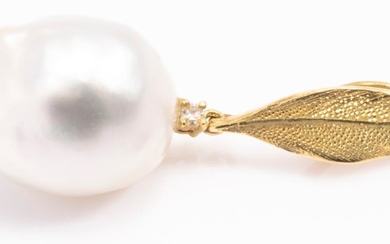 A SOUTH SEA PEARL AND DIAMOND PENDANT; 13 x 15mm baroque cultured pearl to a round brilliant cut diamond surmount on an 18ct gold le...