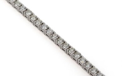 NOT SOLD. A bracelet set with numerous brillant-cut diamonds weighing a total of app. 2.75 ct., mounted in 14k white gold. L. app. 17.6 cm. – Bruun Rasmussen Auctioneers of Fine Art