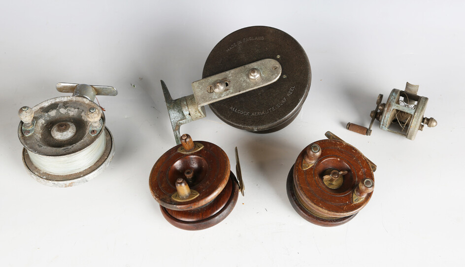 A late 19th century Allcock Nottingham style fishing reel with brass and horn mounts, diameter 9cm