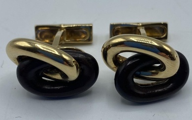 A pair of French 18ct gold gentleman's cufflinks. Gross...