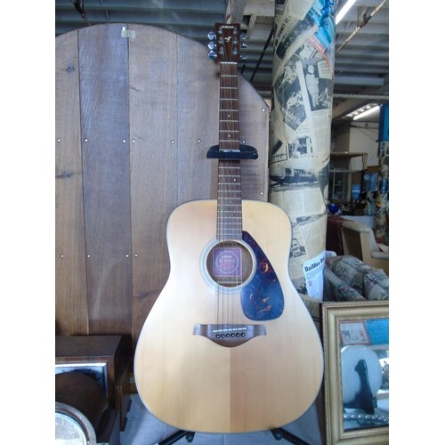 A quality Yamaha FG700MS six string acustic guitar & case