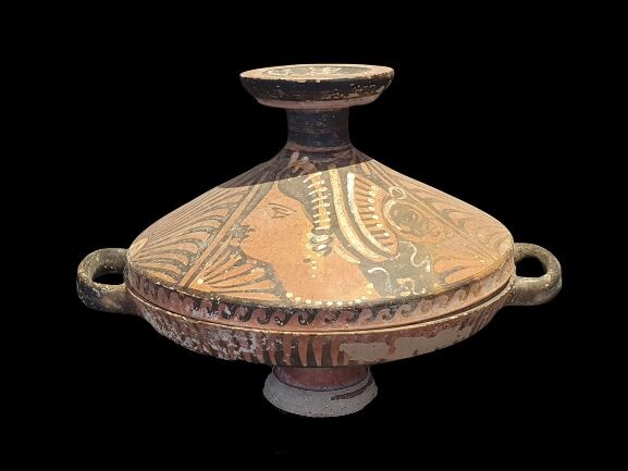 Ancient Greek Ceramic Lekanis S.IV a.C, Magna Greece EX-BONHAMS with TL - 19×27×19 cm - (2)