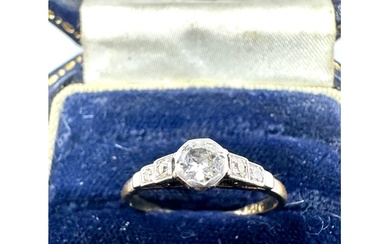 Antique 18ct gold diamond ring weight 2 g central diamond es...