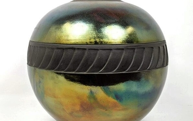 Artisan Signed Iridescent Art Pottery Bulbous Vase. Sig