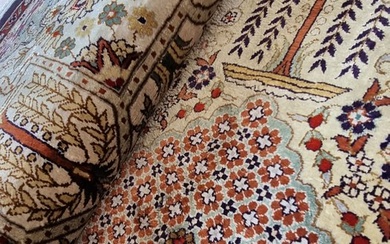Beautiful silk carpet, China Hereke, 1 million knots/m2 - Rug - 200 cm - 120 cm