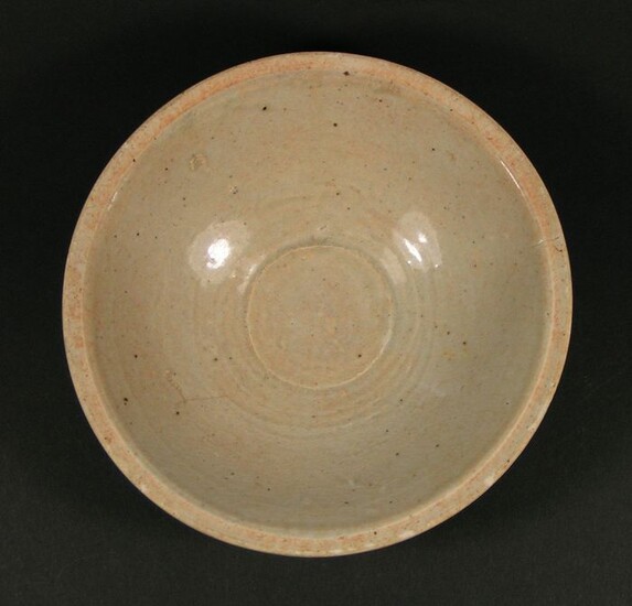 Bowl - Celadon - Porcelain - A 'qingbai' or 'yingqing' slightly crackled celadon bowl, 13th century - China - 13th century