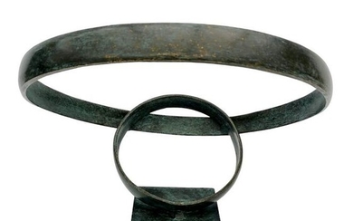 Bronze sculpture of 2 intertwined rings - Bronze art