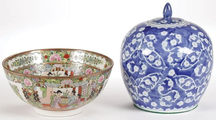 CHINESE PORCELAIN GROUP