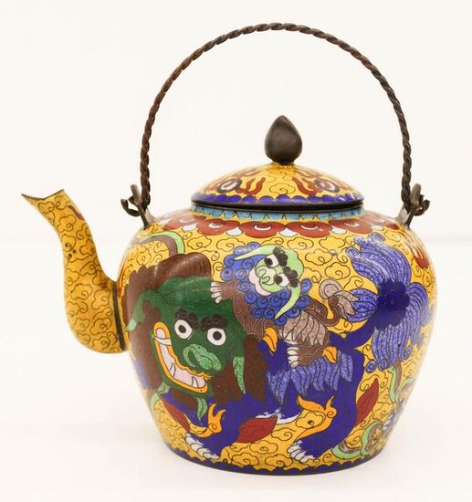 Chinese Cloisonne Foo Lion Teapot 7''x7''. Polychrome