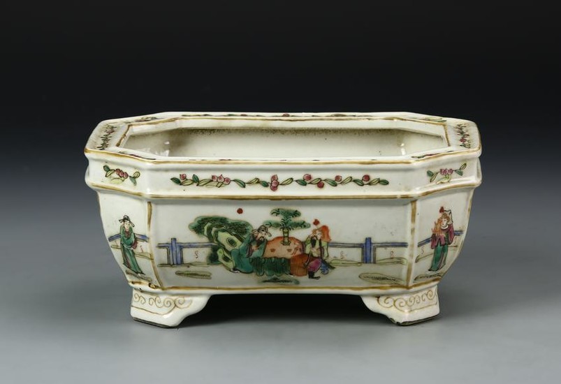 Chinese Export Famille Rose Planter