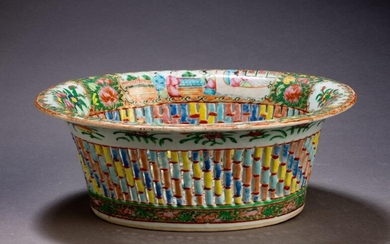 Chinese Rose Medallion Reticulated Basket.