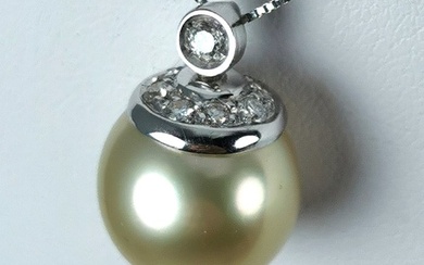 Deep Golden Southsea RD Ø 11,1 mm - diamonds - Necklace - 18 kt. White gold Pearl - Diamond