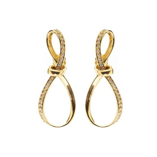 Earrings on gold and diamonds