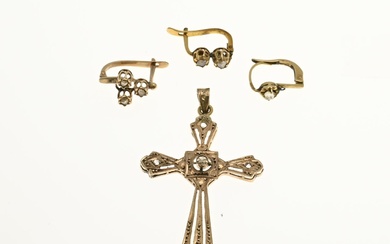 Gold stud earrings & cross pendant