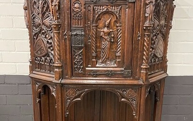 Gothic style cabinet - Oak - c. 1880