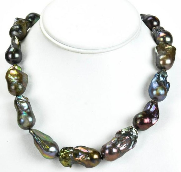 Hand Knotted Necklace w Large Cultured Black Pearl