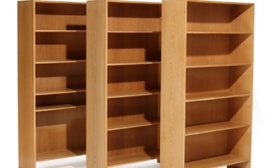 Hans J. Wegner: “Ry 8”. Oak bookcases, each with four removable shelves. Designed 1952. H. 180.5. W. 100. D. 33.5 cm. (3)