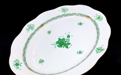 Herend, Hungary - Exquisite Large Serving Platter - 36,5 cm - "Chinese Bouquet Apponyi Green" Pattern - Hand Painted Porcelain