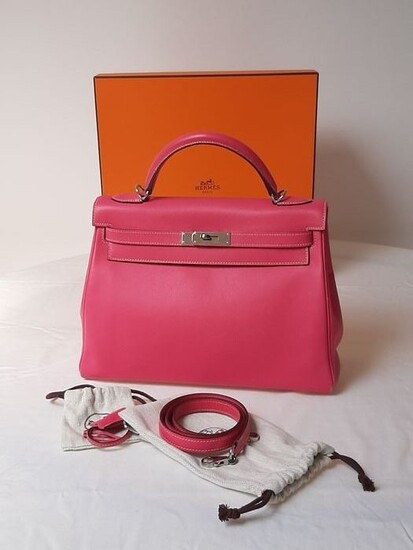 Hermès - Kelly 32 Retourne Candy Veau Epsom Rose Tyrien Handbag