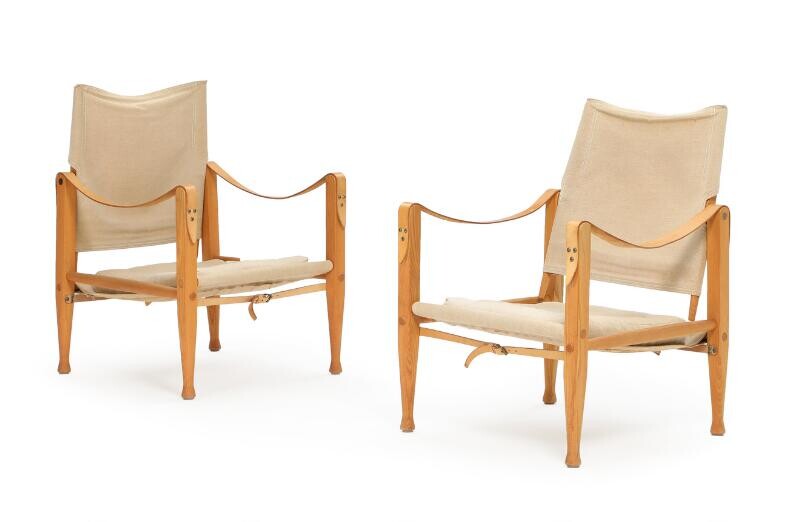NOT SOLD. Kaare Klint: A pair of safari chairs with ash frame, upholstered with light canvas. Made by Rud. Rasmussen cabinetmakers. (2) – Bruun Rasmussen Auctioneers of Fine Art