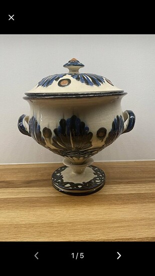 NOT SOLD. Kähler: An earthenware floor vase decorated with blue and brown glaze on a light base. H. 35 cm, diam. 25.5 cm. – Bruun Rasmussen Auctioneers of Fine Art
