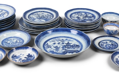 LARGE GROUP OF CHINESE EXPORT CANTON BLUE AND WHITE PORCELAIN, 18TH CENTURY