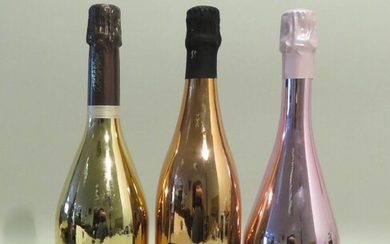 Lot de 3 Flacons, comprenant : -Champagne Pierre Mignon, Cuvée Gold, Prestige, Brut, non millésimé....