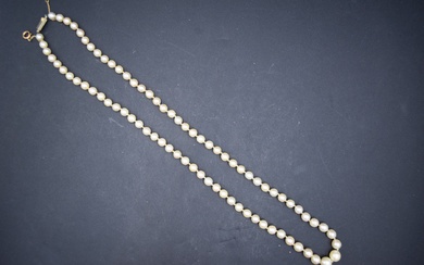 Lot de deux colliers de perles de culture... - Lot 155 - Rossini