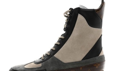 Louis Vuitton Suede Calfskin Monogram Platform Desert Boots 37 Gray