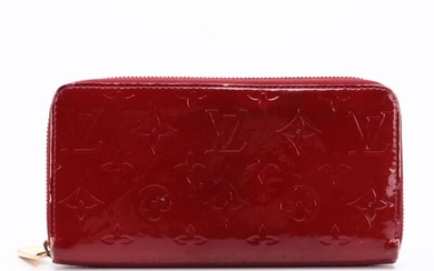 Louis Vuitton Zippy Wallet in Pomme D'amour Monogram Vernis Leather